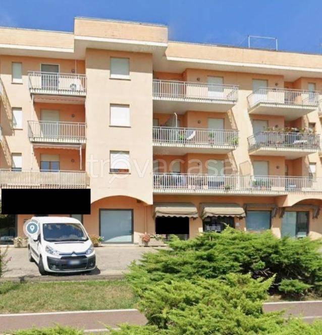 locale commerciale in vendita a Canelli