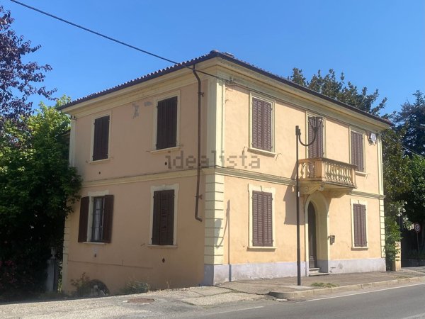 casa indipendente in vendita a Canelli