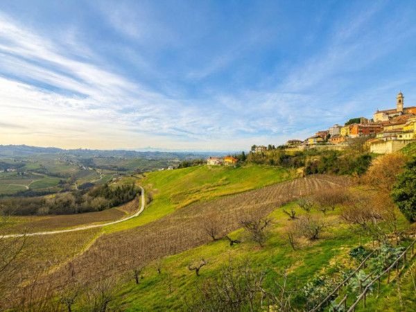 casa indipendente in vendita a Canelli