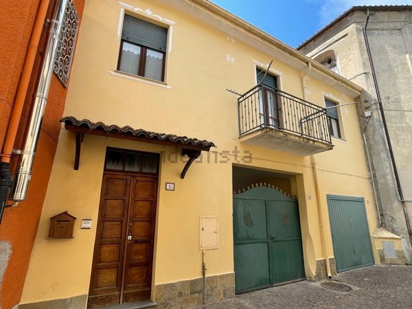 casa indipendente in vendita a Canelli