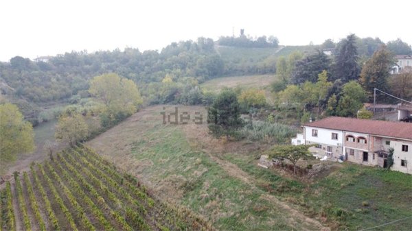 casale in vendita a Canelli