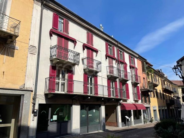 negozio in vendita a Canelli