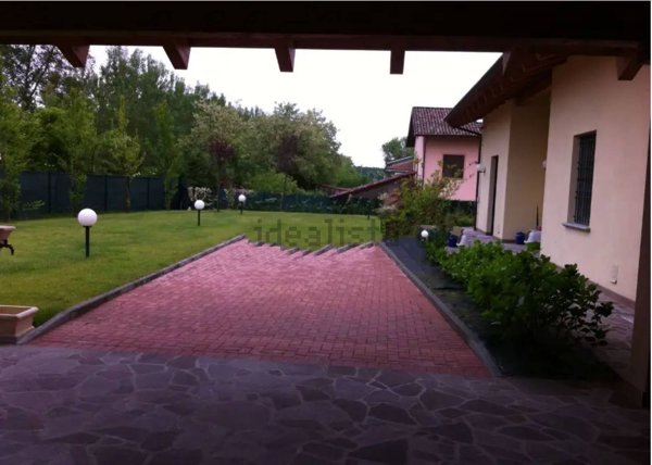 casa indipendente in vendita a Cantarana