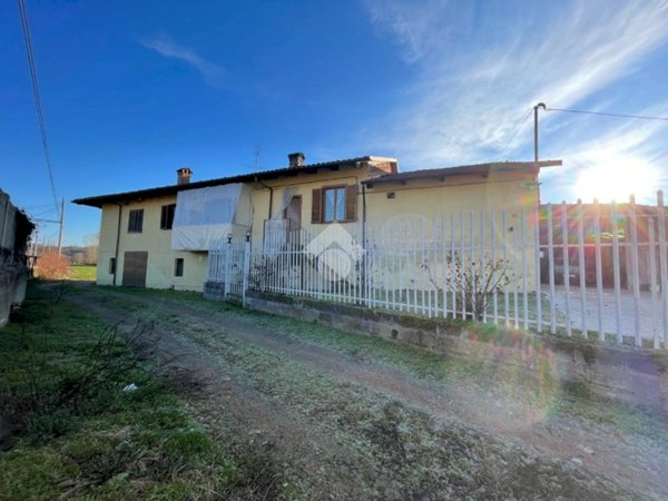 casa indipendente in vendita a Cantarana