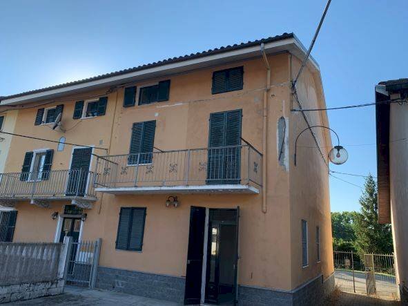 casa indipendente in vendita a Cantarana