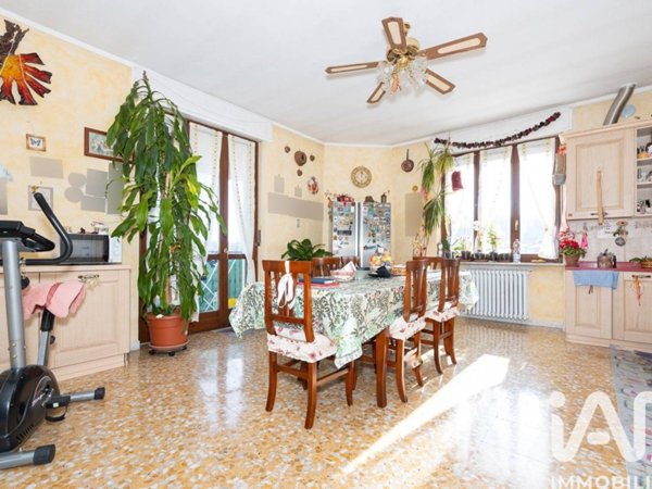 casa indipendente in vendita a Cantarana