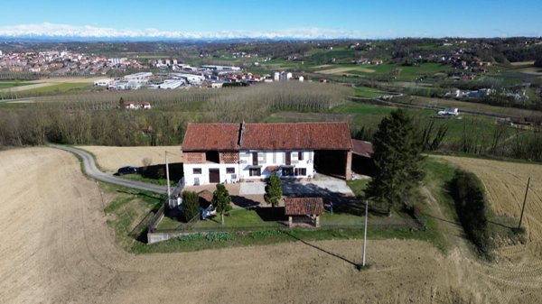 casale in vendita a Cantarana