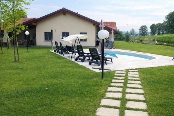 casa indipendente in vendita a Cantarana