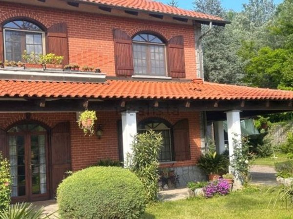 casa indipendente in vendita a Cantarana