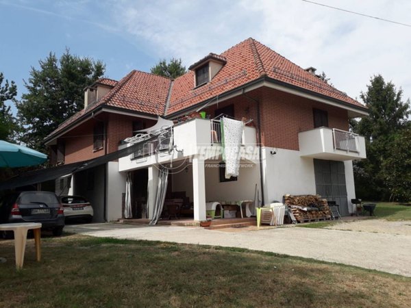casa indipendente in vendita a Cantarana