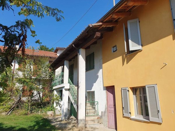 casa indipendente in vendita a Capriglio in zona Cecca