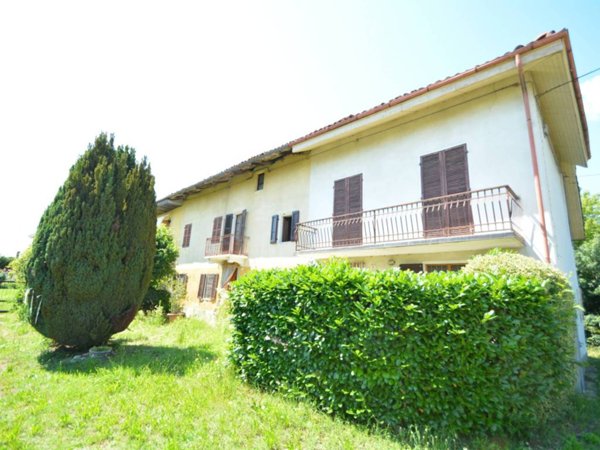 casa indipendente in vendita a Capriglio in zona Serra