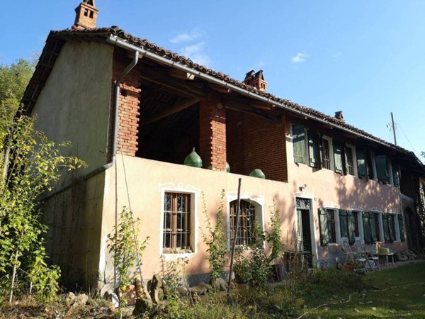 casa indipendente in vendita a Capriglio