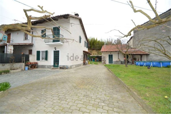 casa indipendente in vendita a Capriglio