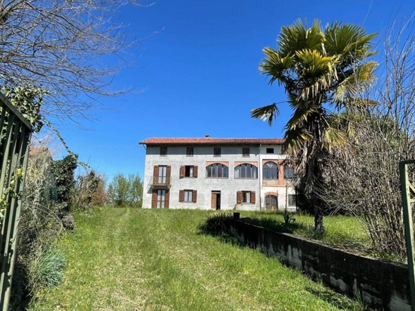casa indipendente in vendita a Capriglio in zona Serra