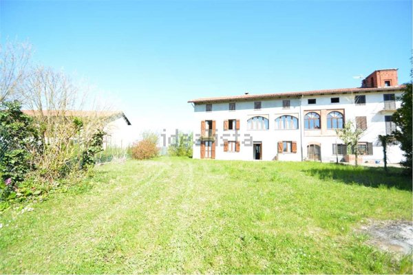 casa indipendente in vendita a Capriglio