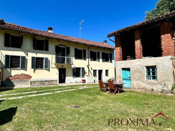 casa indipendente in vendita a Capriglio in zona Serra