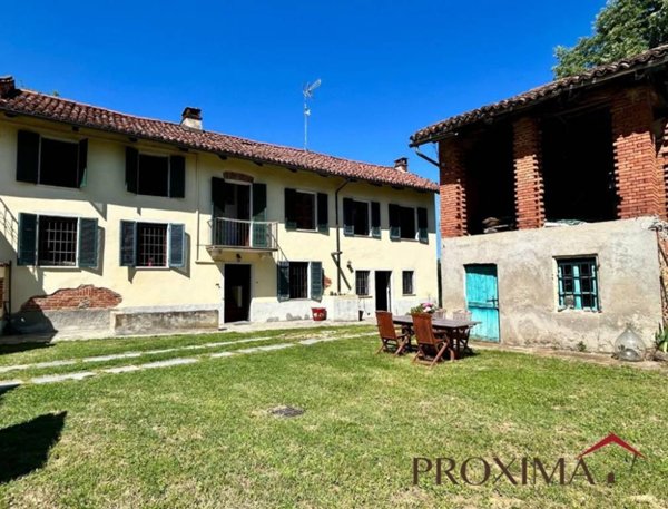 casa indipendente in vendita a Capriglio in zona Serra