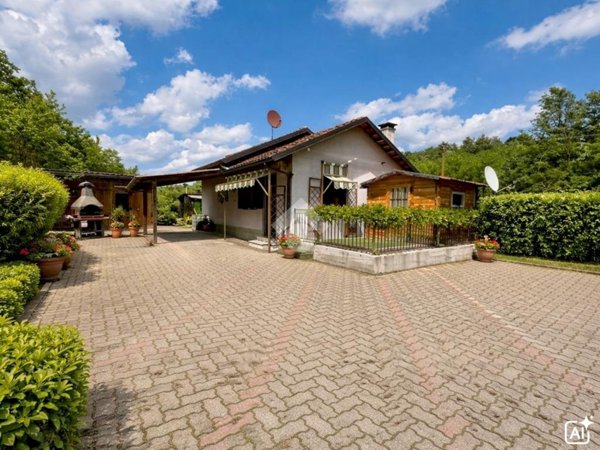 casa indipendente in vendita a Capriglio in zona Bacolla