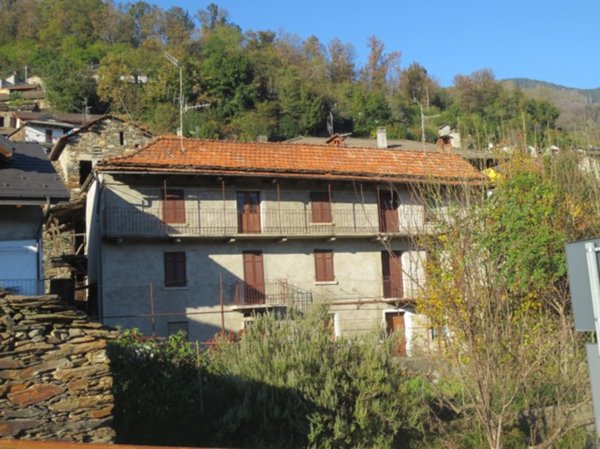 casa indipendente in vendita a Capriglio in zona Cecca