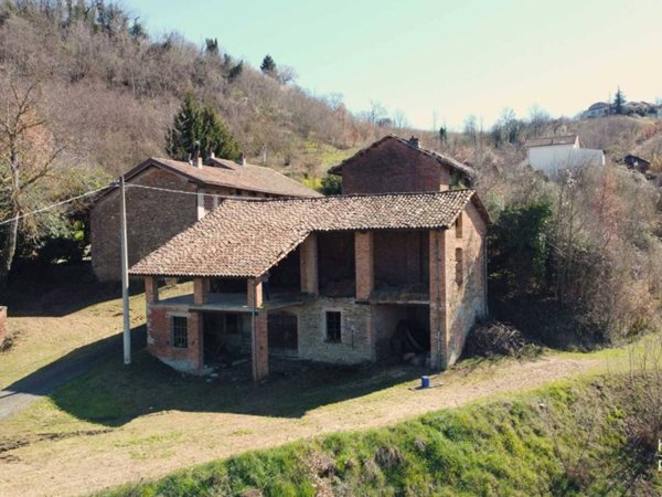 casa indipendente in vendita a Cassinasco