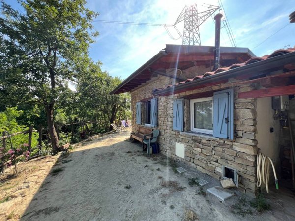 casa indipendente in vendita a Cassinasco