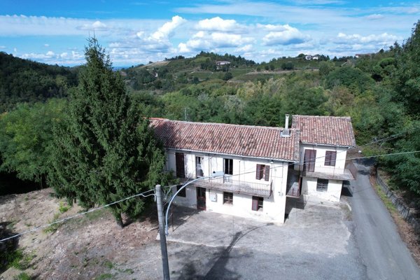 casale in vendita a Cassinasco