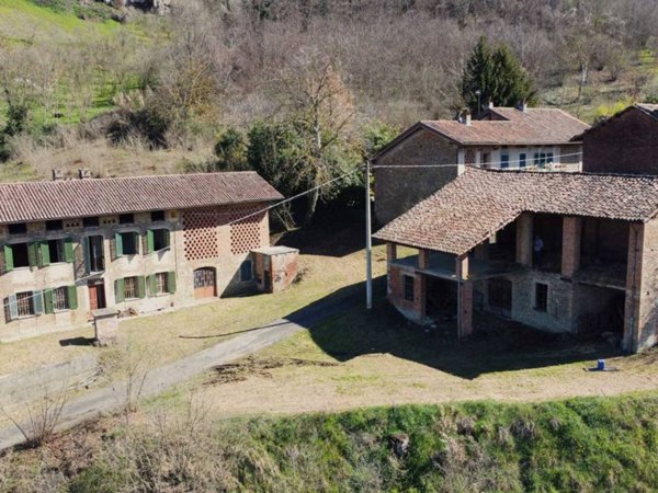 casa indipendente in vendita a Cassinasco