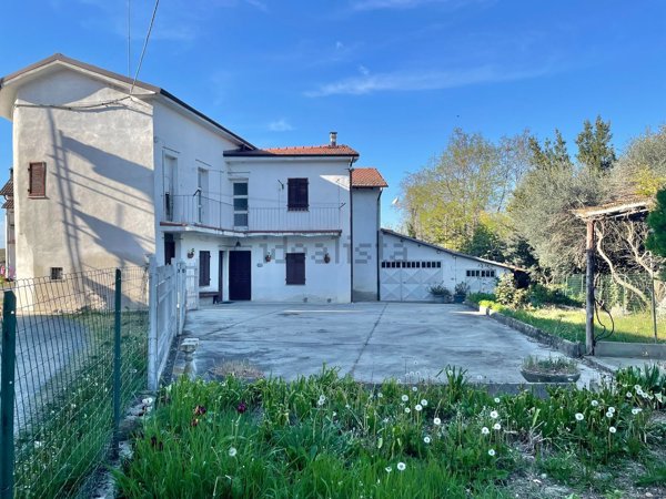 casa semindipendente in vendita a Cassinasco