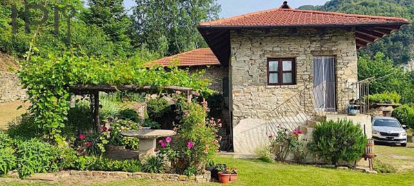 casa indipendente in vendita a Cassinasco