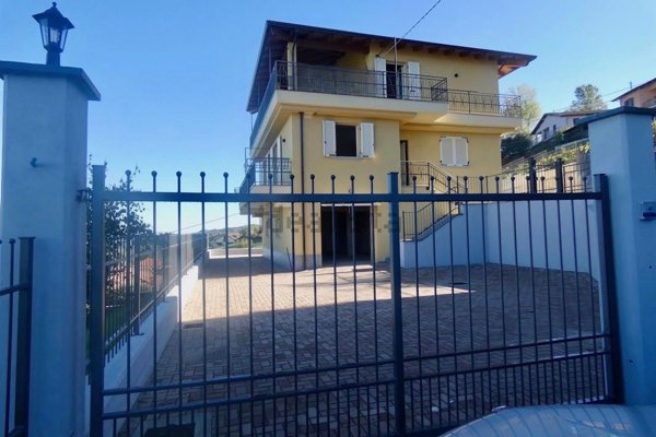 casa indipendente in vendita a Cassinasco