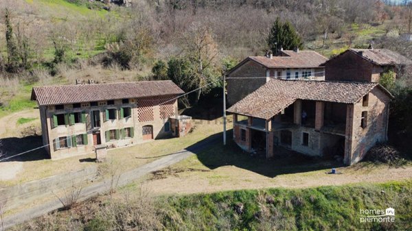 casale in vendita a Cassinasco
