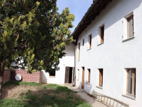 casa indipendente in vendita a Castagnole delle Lanze in zona San Bartolomeo