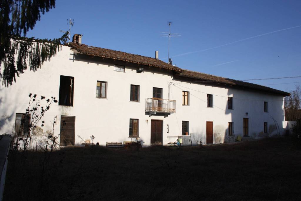 casa indipendente in vendita a Castagnole delle Lanze in zona Rivella