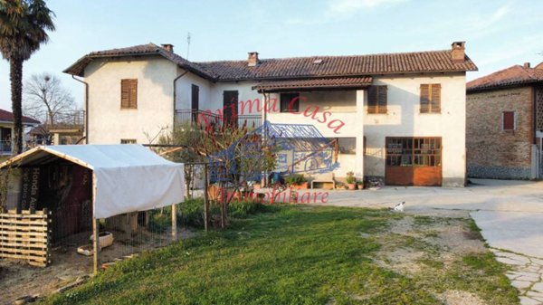 casa indipendente in vendita a Castagnole delle Lanze in zona Farinere