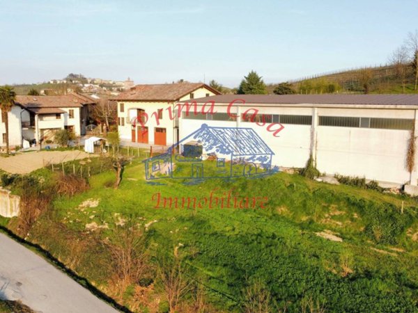 locale commerciale in vendita a Castagnole delle Lanze in zona Farinere