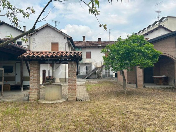 casa indipendente in vendita a Castagnole delle Lanze in zona San Bartolomeo