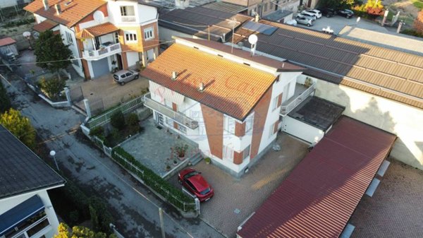 casa indipendente in vendita a Castagnole delle Lanze