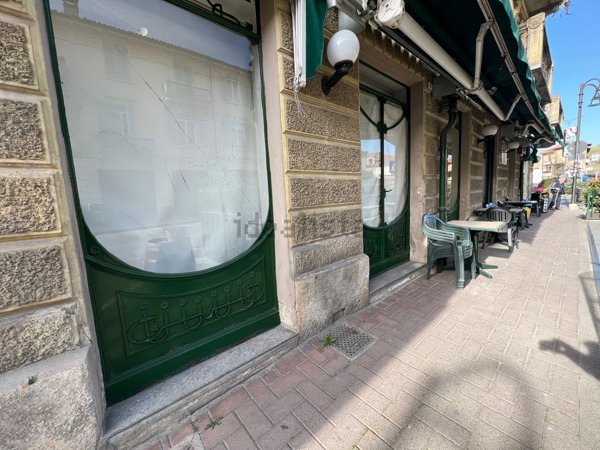 locale commerciale in vendita a Castagnole delle Lanze