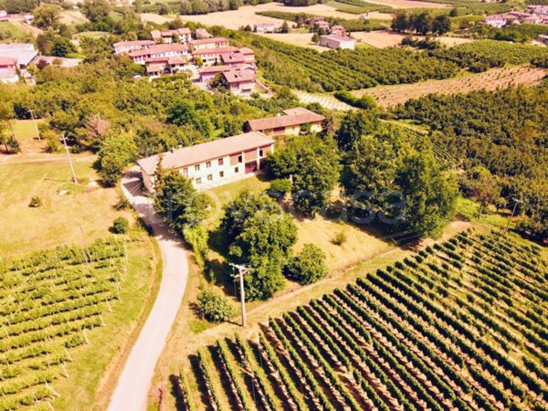 casa indipendente in vendita a Castagnole delle Lanze