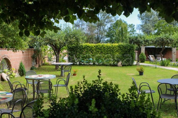 locale di sgombero in vendita a Castagnole delle Lanze in zona Rivella