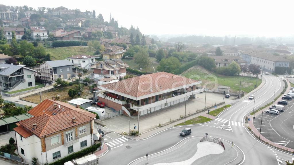 negozio in vendita a Castagnole delle Lanze
