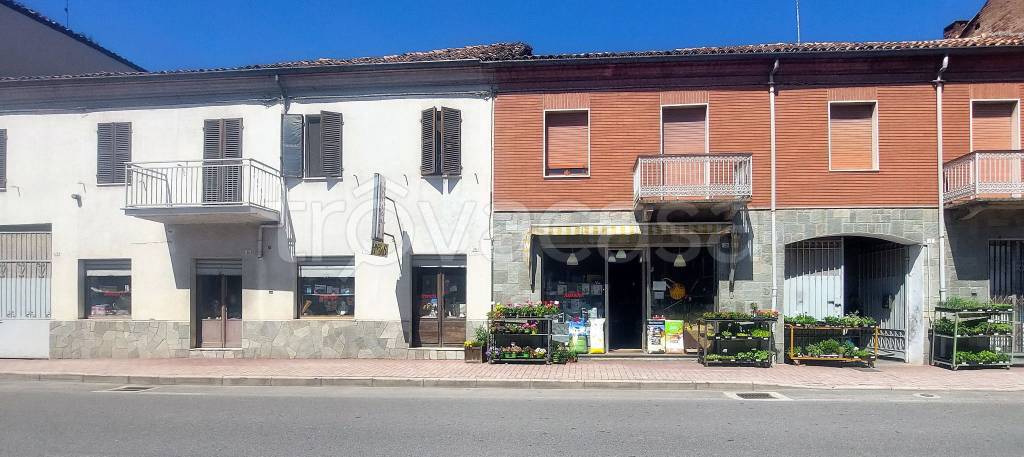 negozio in vendita a Castagnole delle Lanze