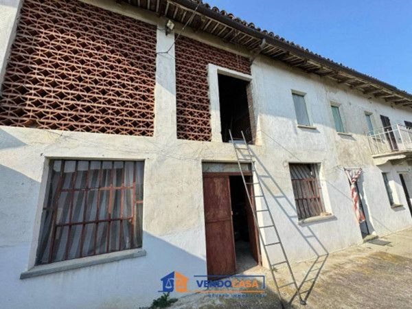 casale in vendita a Castagnole delle Lanze