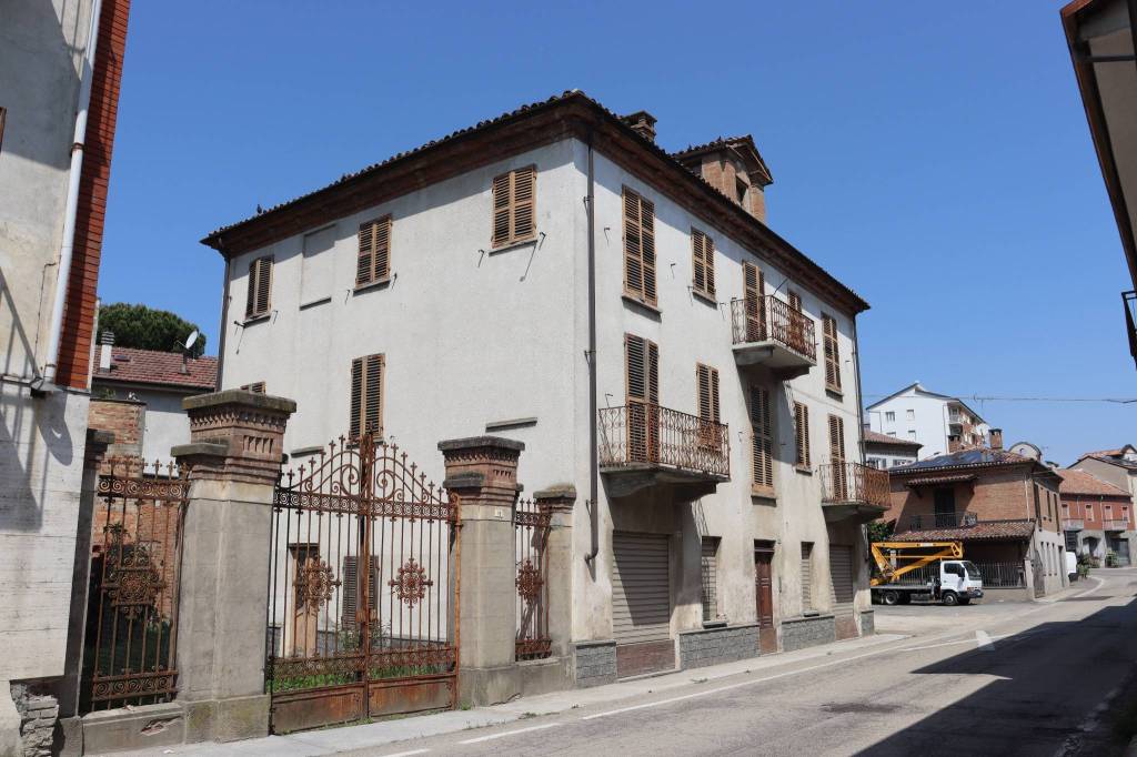 casa indipendente in vendita a Castagnole delle Lanze in zona Val Bera