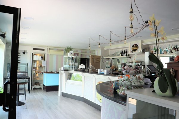 negozio in vendita a Castagnole delle Lanze in zona Valle Tanaro
