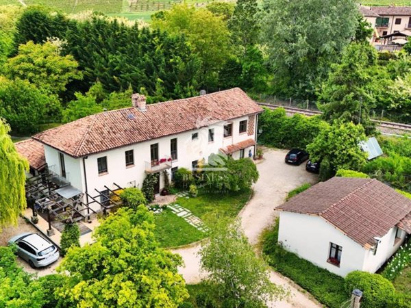 casa indipendente in vendita a Castagnole delle Lanze