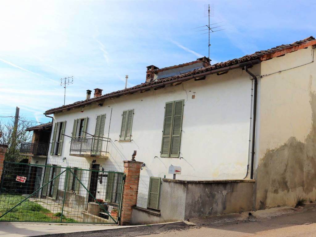 casa indipendente in vendita a Castagnole delle Lanze in zona Olmo