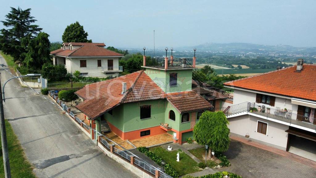 casa indipendente in vendita a Castagnole delle Lanze in zona Olmo