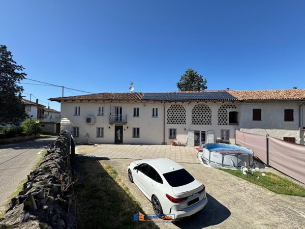 casale in vendita a Castagnole delle Lanze